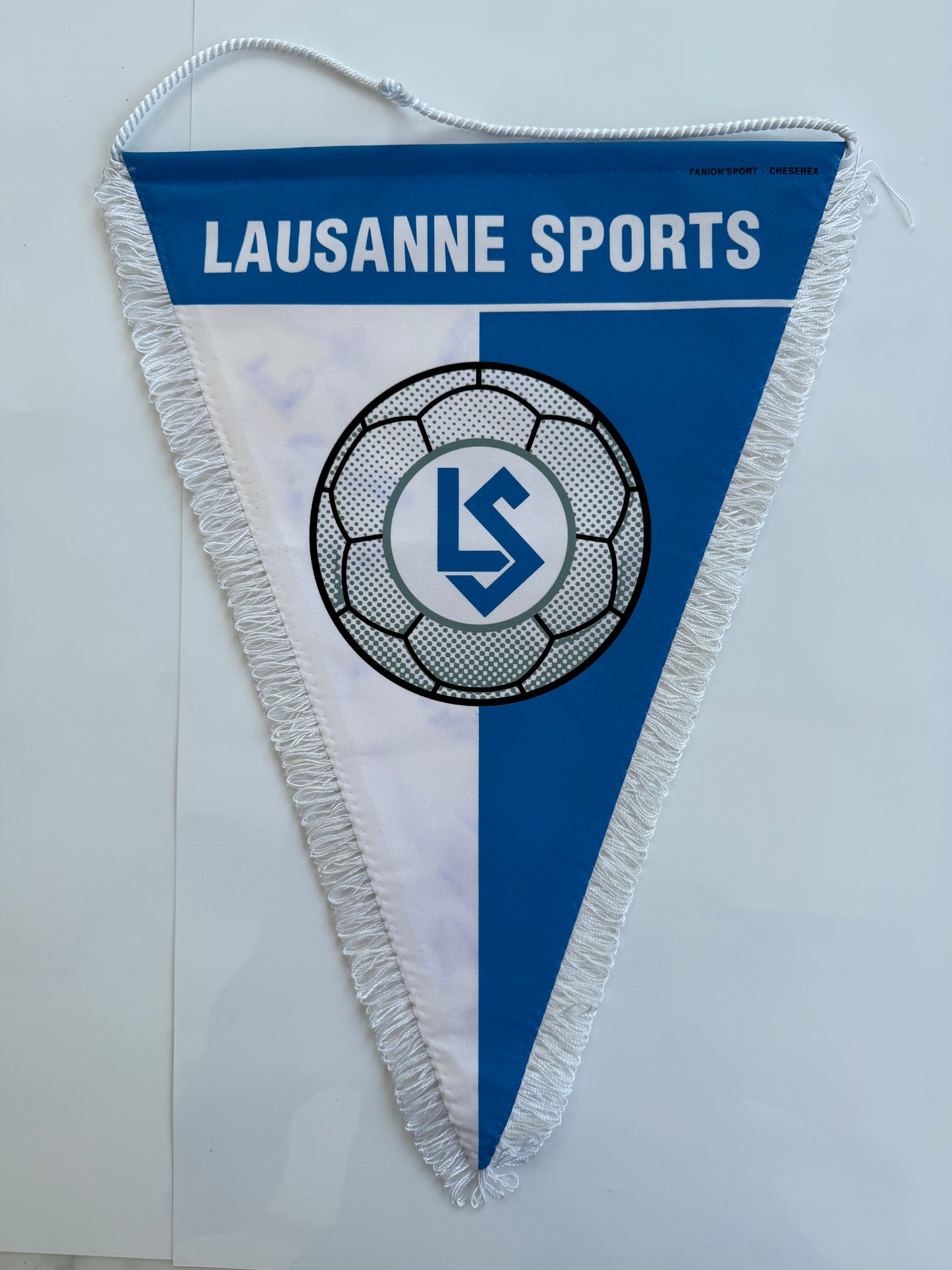 Mfs grand fanion Lausanne Sports dédicacé