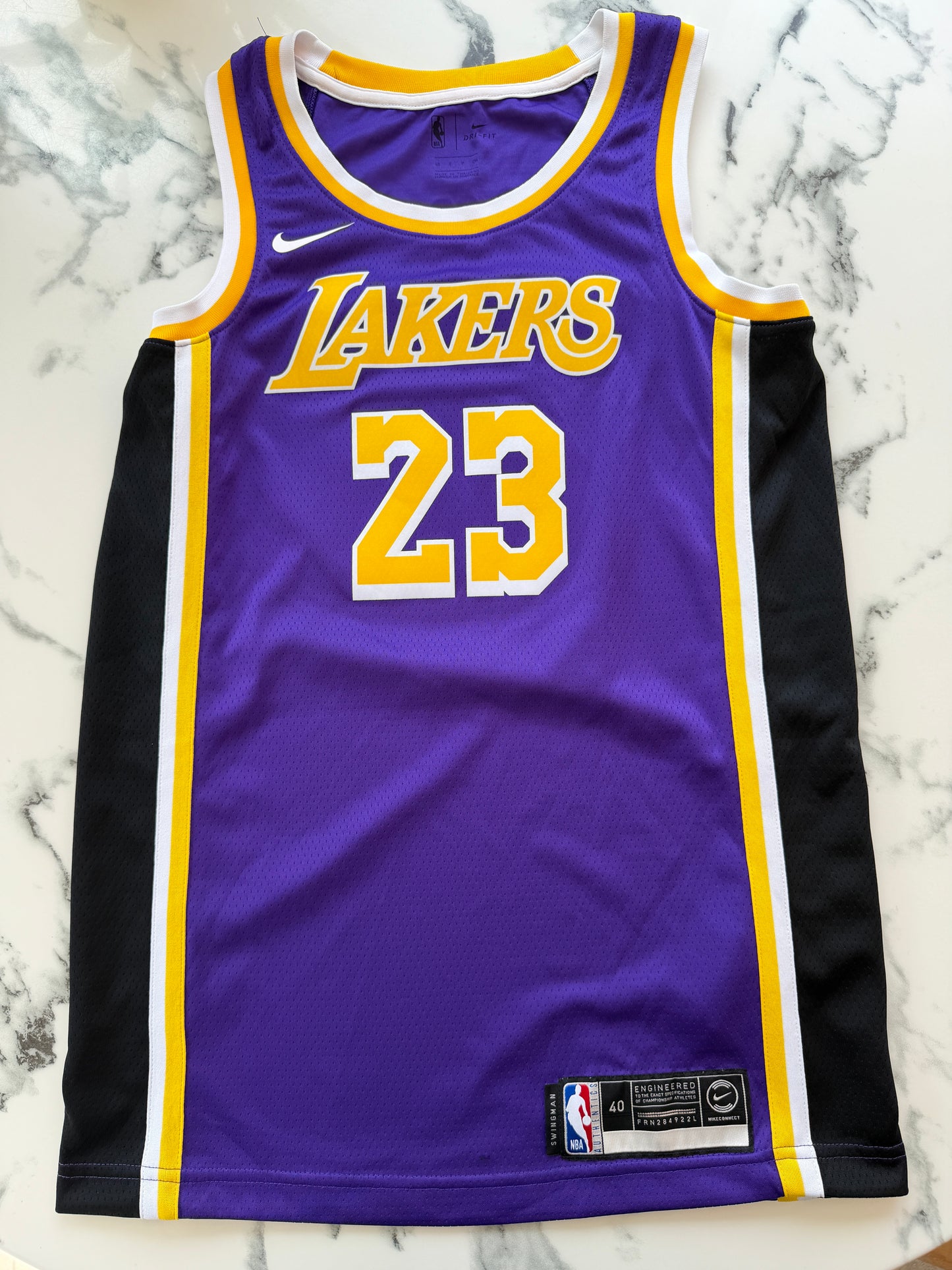 Mfs Los Angeles Lakers LeBron James #23 Nike Swingman taille S