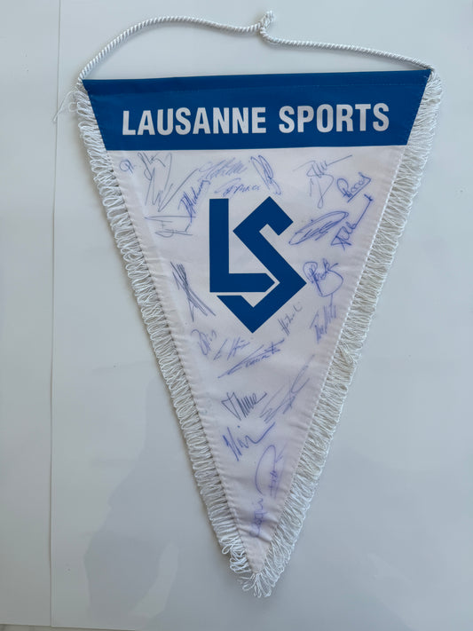 Mfs grand fanion Lausanne Sports dédicacé