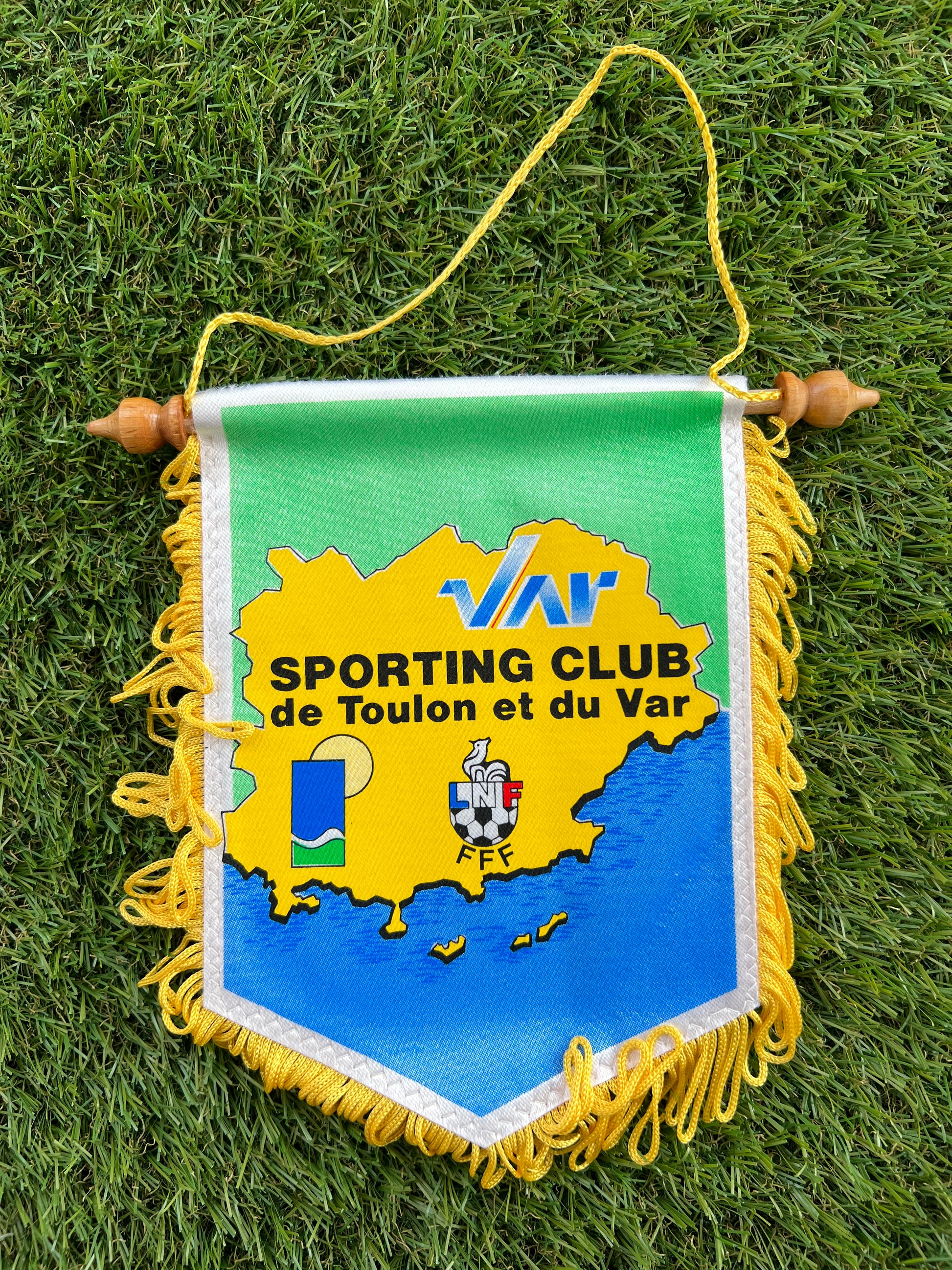 Enchères Lot 701 - Fanion du Sporting club de Toulon. Club Enchères Lot 701 - Fanion du Sporting club de Toulon. Club